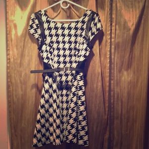 Houndstooth Dress by City Studio sz 7